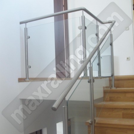 Иноксови парапети